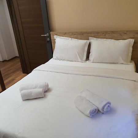 Apartmani Mali Vikend Belgrado Buitenkant foto