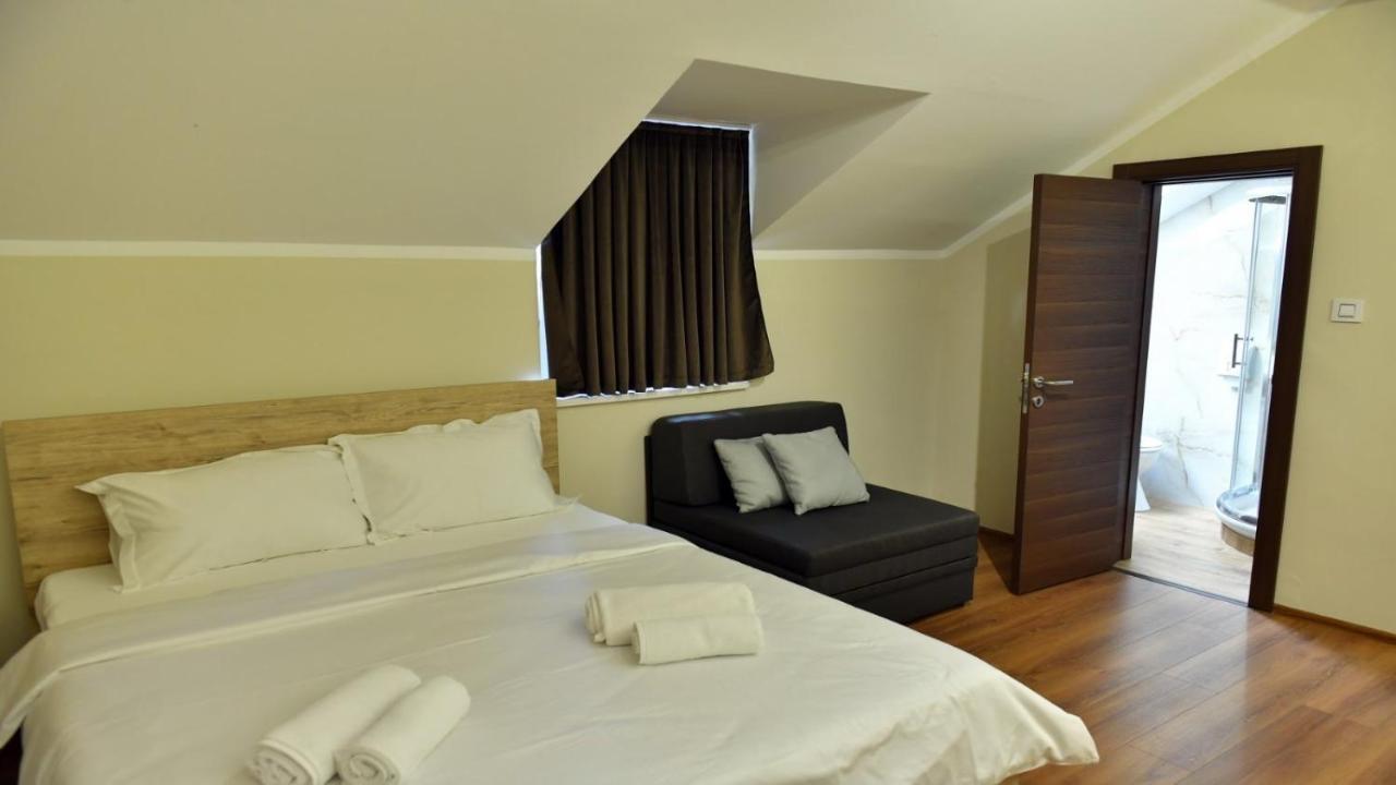Apartmani Mali Vikend Belgrado Buitenkant foto