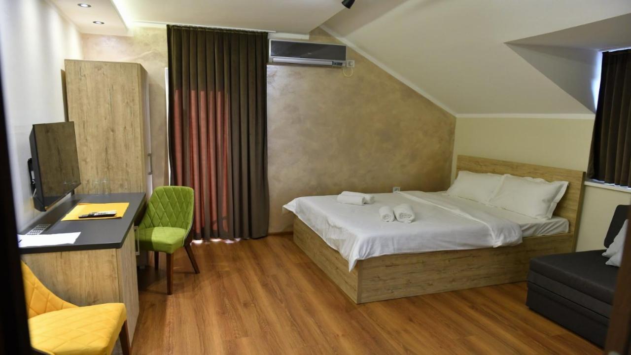 Apartmani Mali Vikend Belgrado Buitenkant foto